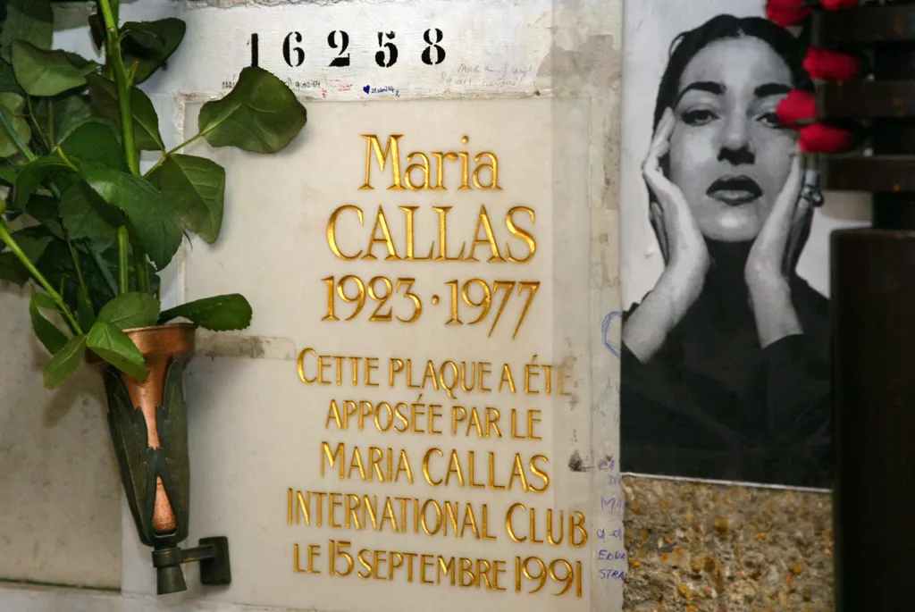 A világ leglátogatottabb sírkertje Párizsban, ahol számtalan híres ember nyugszik, galéria, 2023, Maria Callas 