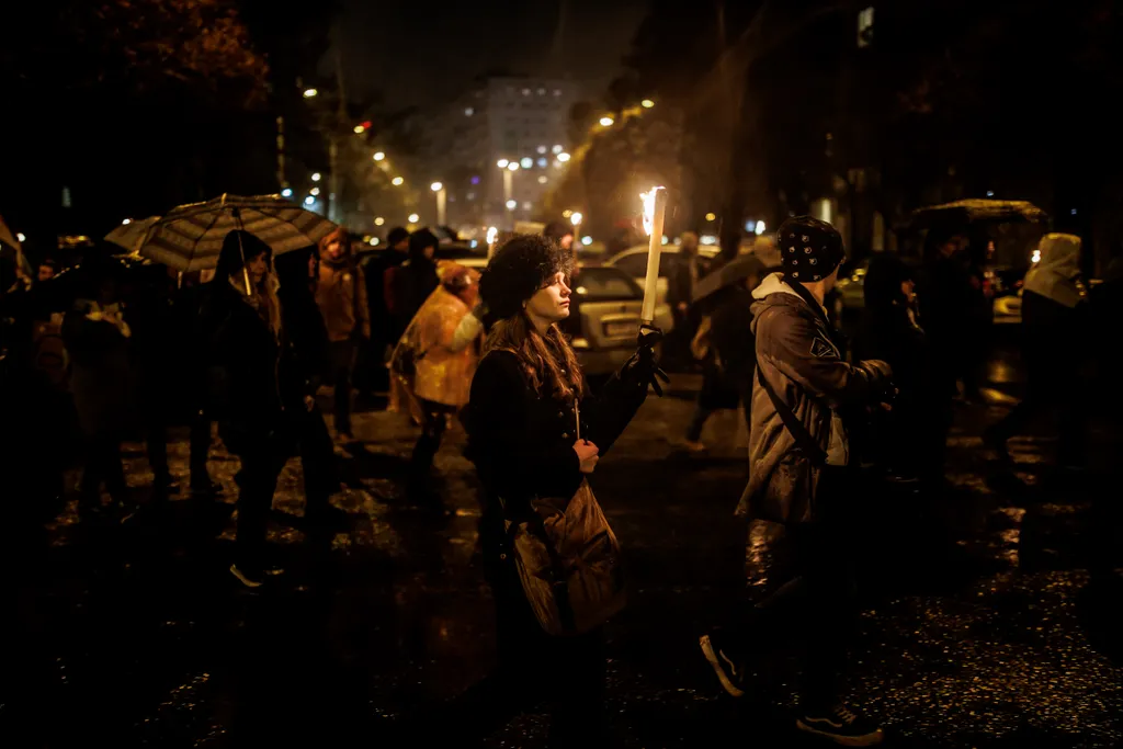 Tüntetés, 2022.12.09. Diákok, tanárok, Vonulás az MTVA székházához, Kunigunda útja, diáktüntetés, Budapest 