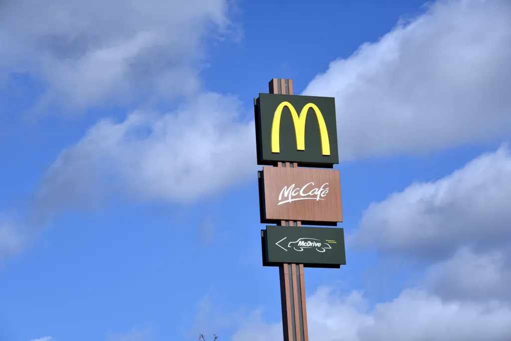 McDonald's, McDrive and McCafe ECONOMY COMMERCE Outdoor shot Branch Lettering LOGO FAST FOOD Brand McDonald McDonalds McCafe McDrive 