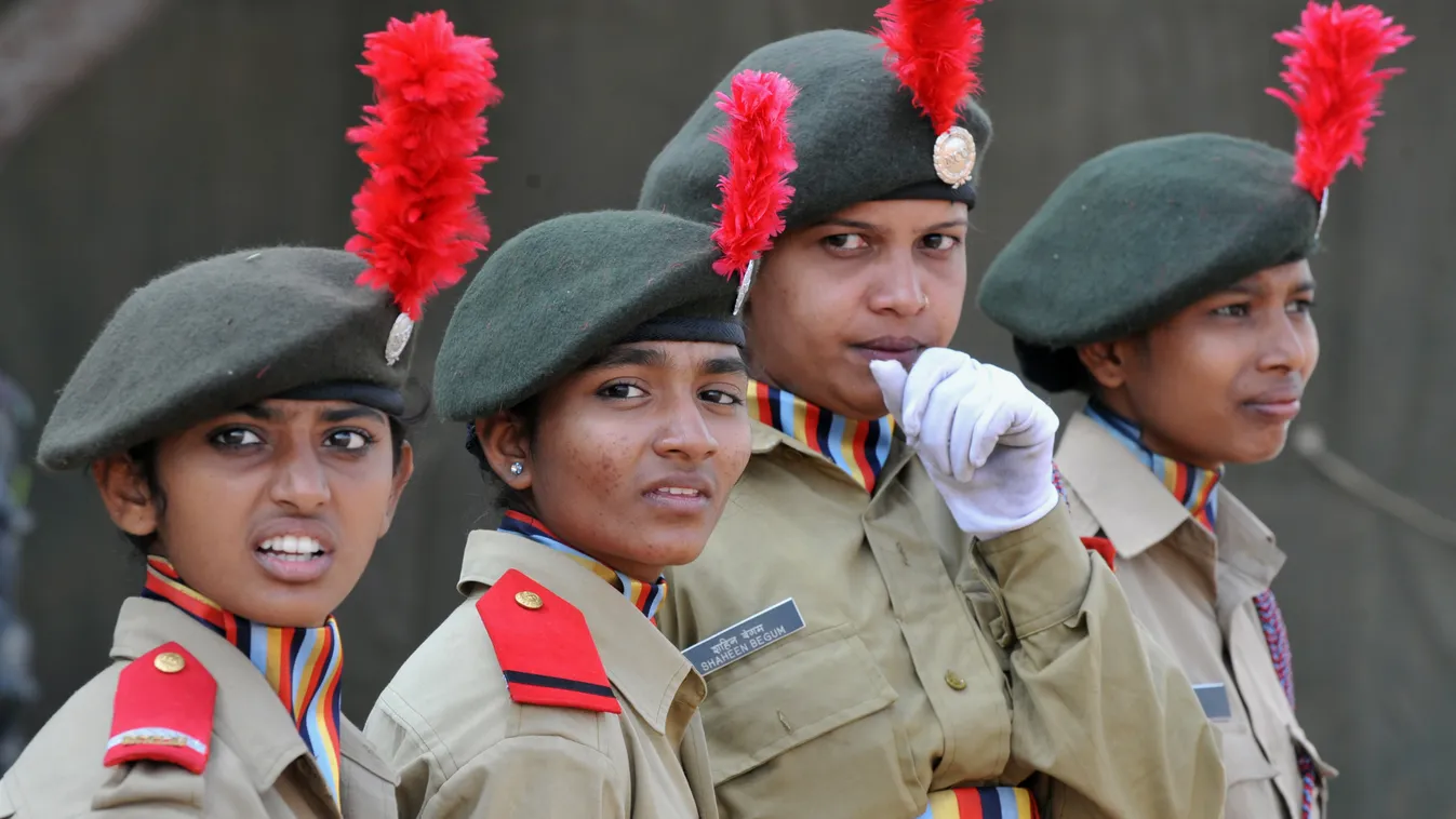 ndiai női katonák 