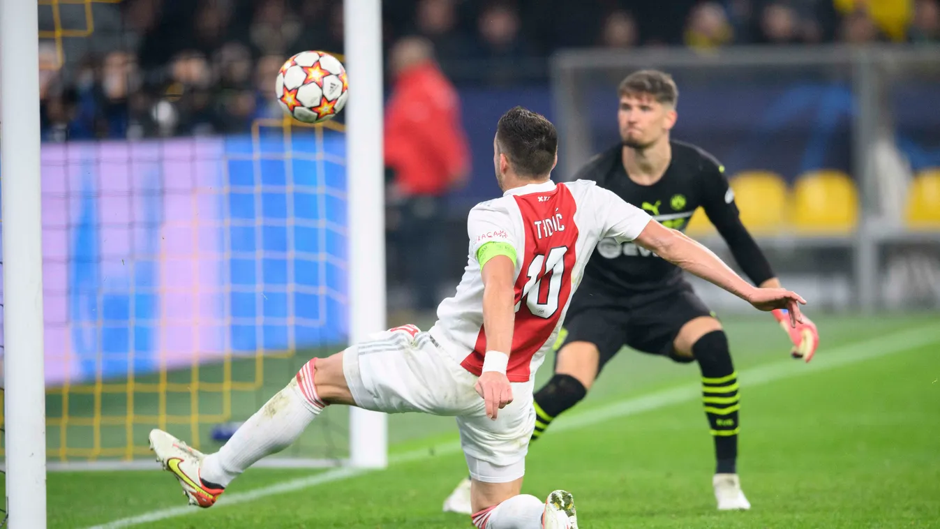 Borussia Dortmund, Ajax, Dusan Tadic 