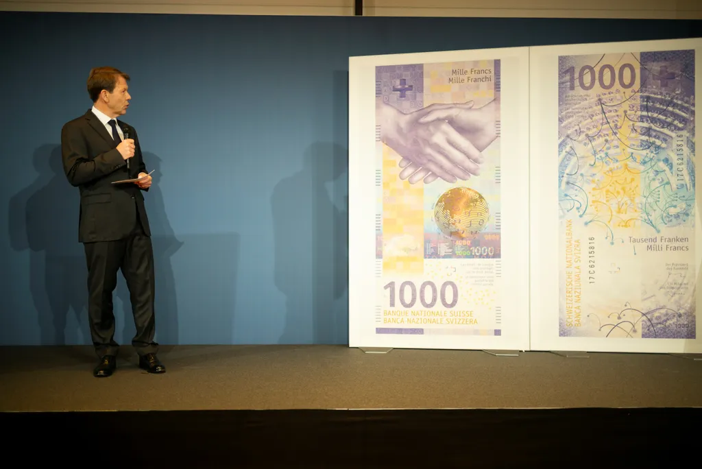 új 1000-es svájci frank 