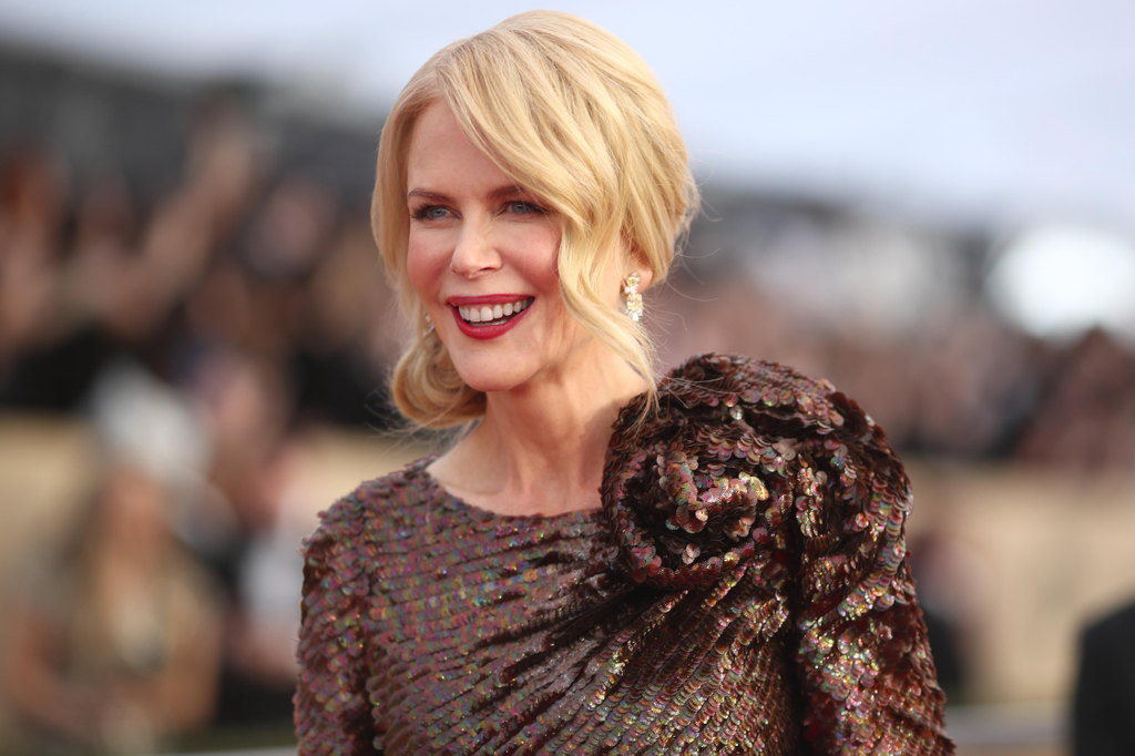 24th Annual Screen Actors Guild Awards - Red Carpet GettyImageRank3 DRESS HORIZONTAL SMILING USA California City Of Los Angeles One Person ACTOR Incidental People Photography Nicole Kidman Giorgio Armani - Designer Label Adnet Arts Culture and Entertainme
