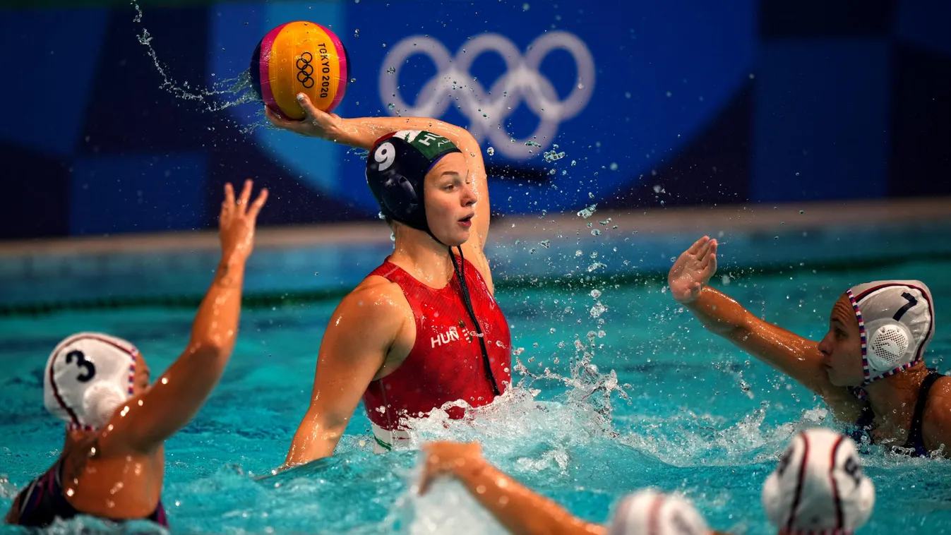 ROC Russia 2020 Summer Olympics Games of the XXXII Olympiad Tokyo 2020 Olympic Games 2021 Horizontal 6607137 26.07.2021 Hungary's Dora Leimeter controls the ball during the women's preliminary round Group B water polo match between Russian Olympic Committ