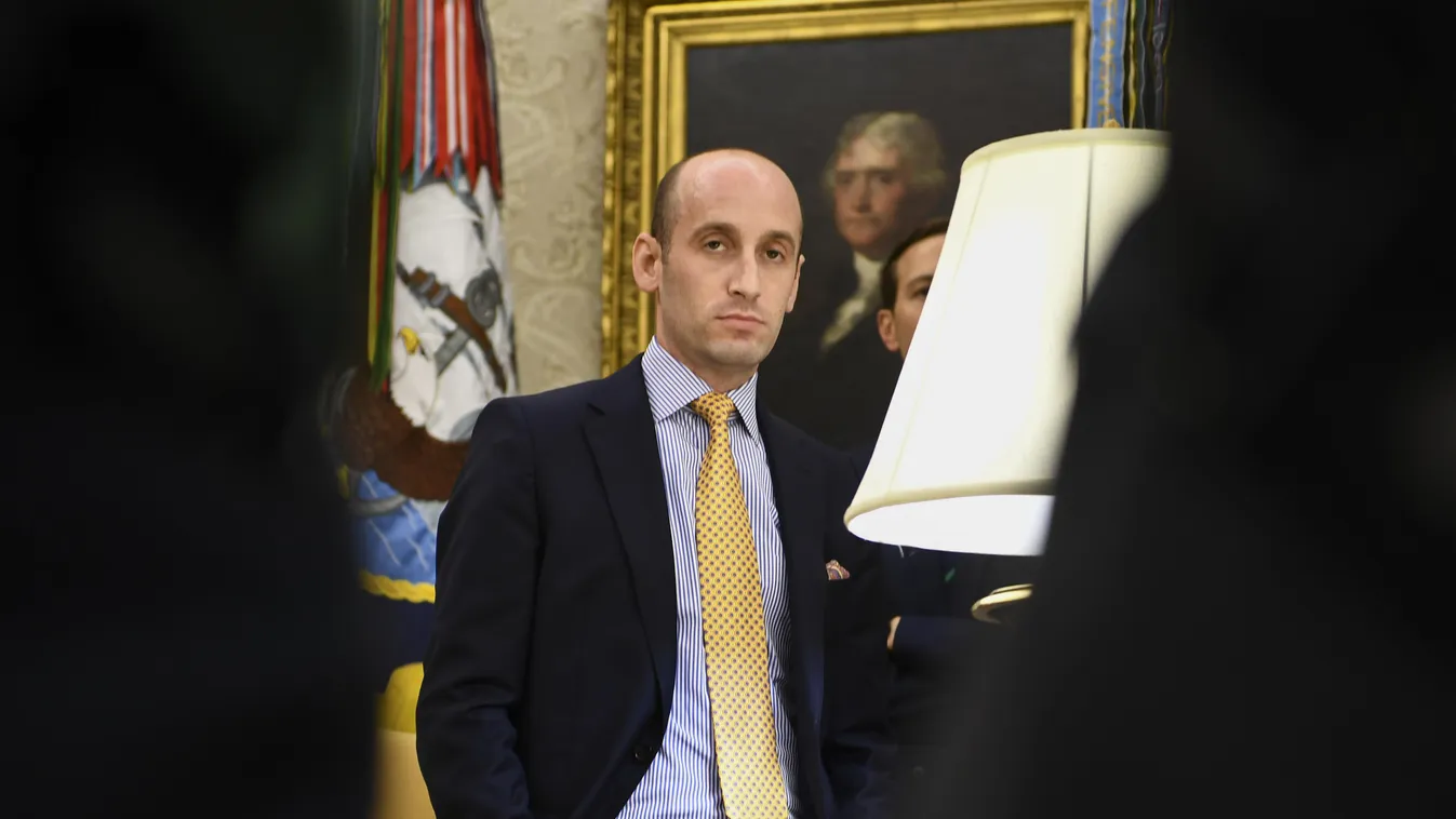 Stephen Miller, Fehér Ház, koronavírus 