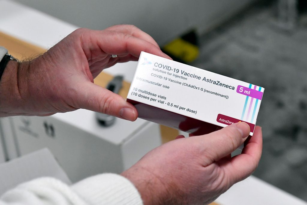Megérkezett az első szállítmány az oxfordi AstraZeneca-vakcinából, 2021.02.06. 