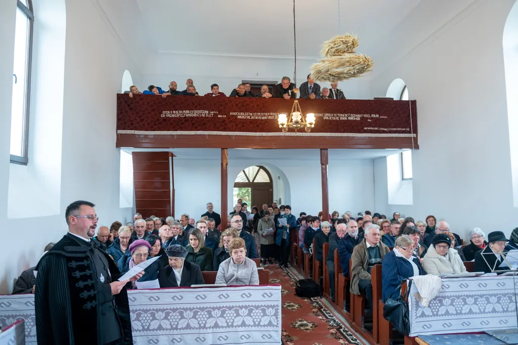 A magyar kormány támogatásával több templom is megújult a közelmúltban, Magyarfodorháza, templom, református 