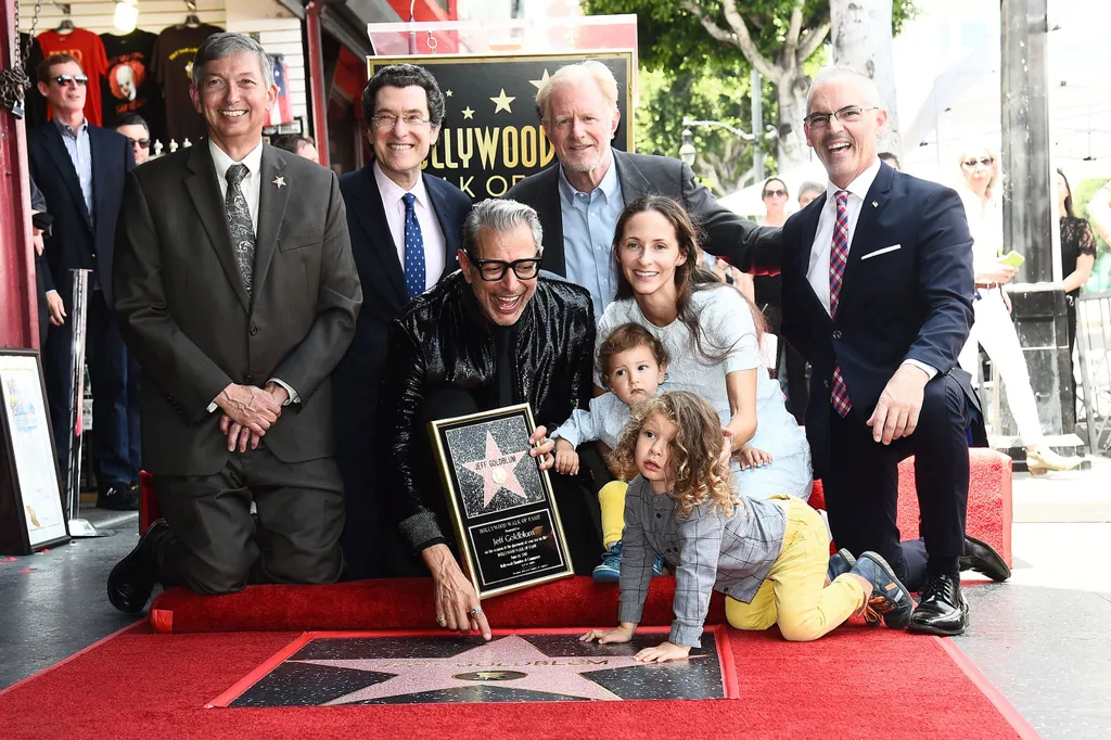 Jeff Goldblum honored with a star on the Hollywood Walk of Fame, Los Angeles, USA - 14 Jun 2018 JEFF GOLDBLUM HONORED WITH A STAR HOLLYWOOD WALK FAME LOS ANGELES USA 14 JUN 2018 EMILIE LIVINGSTON RIVER CHARLIE LERON GUBLER NORM EISEN ED BEGLEY JNR MITCH O