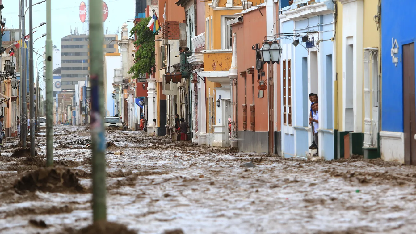 árvízkár Peru La Libertad megye eső víz esőzés áradás El Niño Dél-Amerika 