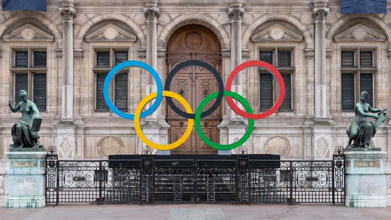 FRANCE - OLYMPIC RINGS IN FRONT OF THE PARIS CITY HALL 2024 jo jeux olympiques paris 2024 paris hotel de ville anneaux olympics Horizontal OLYMPIC GAMES OLYMPIC RINGS RINGS 