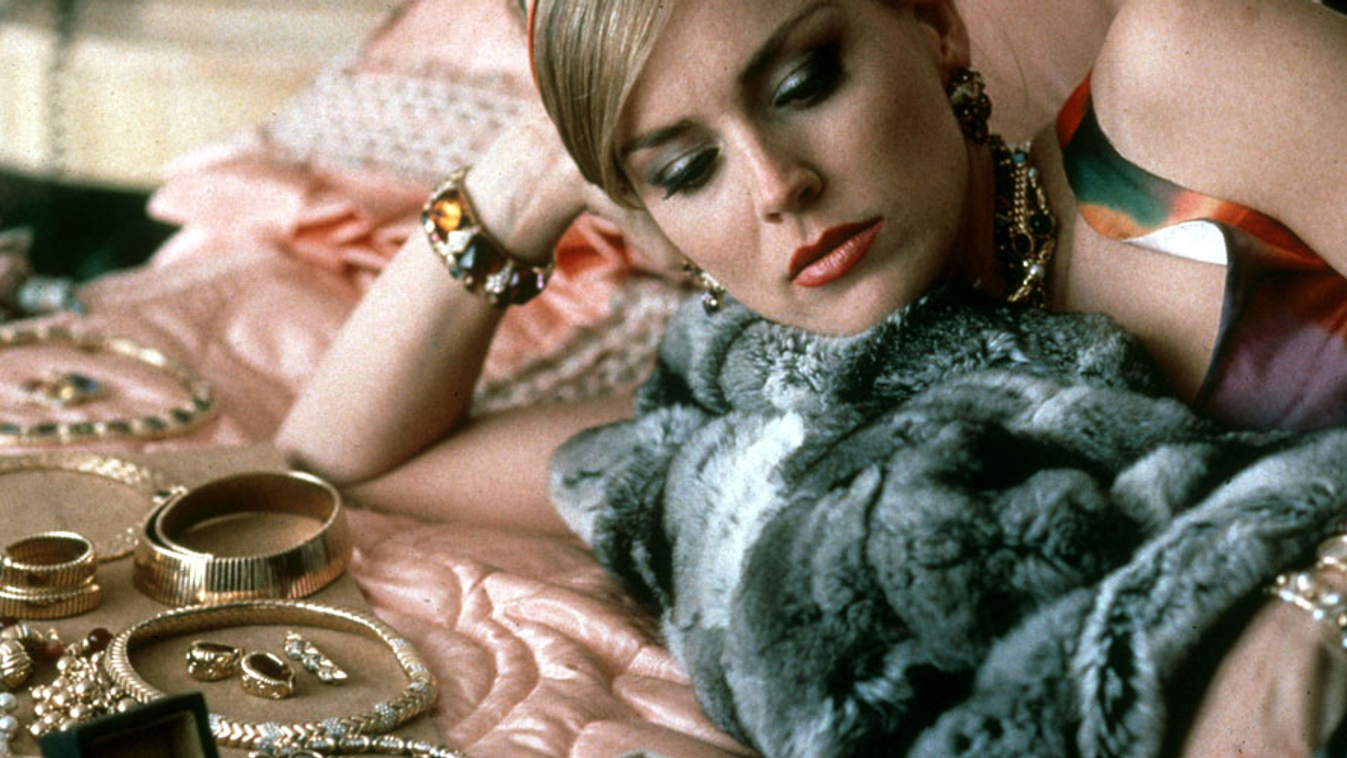 Luxusadó, szőrmék és ékszerek, Sharone Stone a Casino című film egyik jelenetében