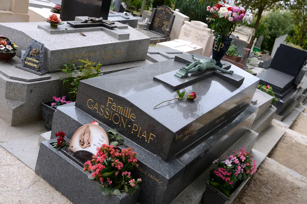 A világ leglátogatottabb sírkertje Párizsban, ahol számtalan híres ember nyugszik, galéria, 2023, Edith Piaf 