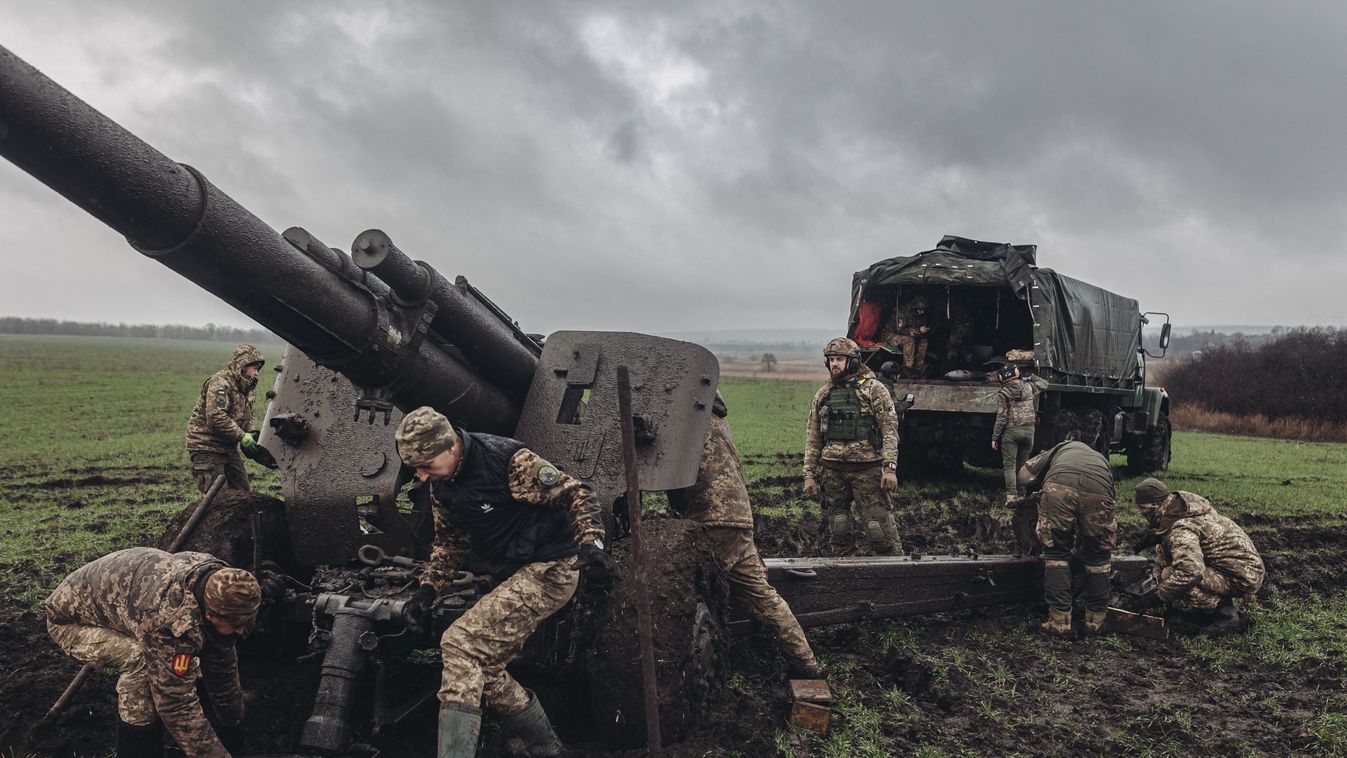 Military activity of the Ukrainian army in the Donetsk region 2023, fire, Russia-Ukraine war , Soldiers, Ukraine, war,Donetsk Horizontal, orosz-ukrán háború, Ukrajna 