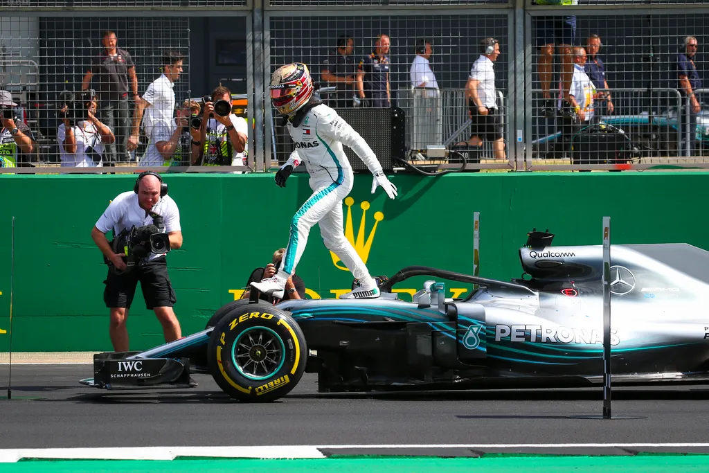 A Forma-1-es Brit Nagydíj szombati napja, Lewis Hamilton, Mercedes 