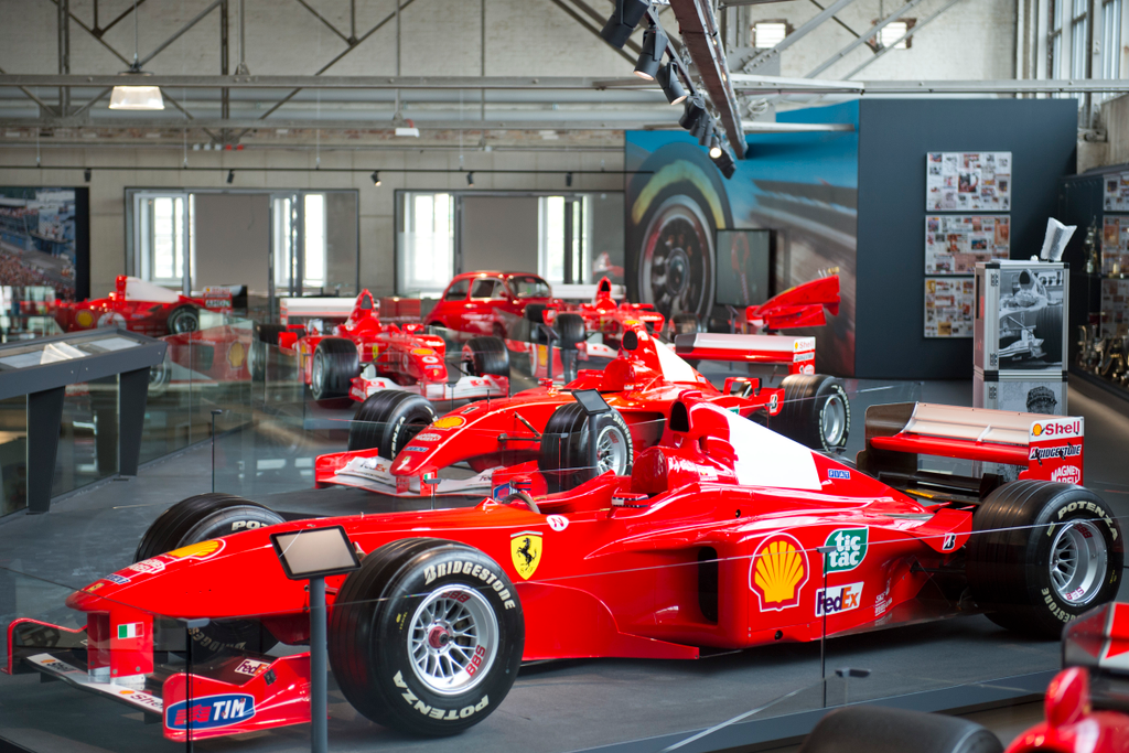 Forma-1, Michael Schumacher autógyűjteménye, Motorworld, Ferrari F399, Ferrari F2001 