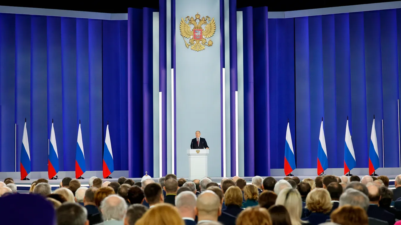 PUTYIN, Vlagyimir Moszkva, 2023. február 21.
Vlagyimir Putyin orosz elnök beszél az orosz parlament két háza előtt tartott évértékelőjén a moszkvai Gosztiny Dvorban 2023. február 21-én.
MTI/AP/Pool/Kreml/Dmitrij Asztahov 