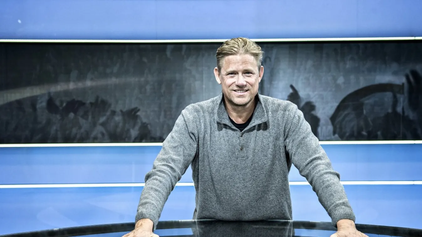 Former Danish and Machester United goalkeeper Peter Schmeichel criticized for appearance in Russian World Championship promotion TV Horizontal SPORT 