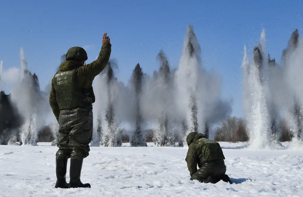 Russia Ice Blasting landscape trees snow Horizontal 