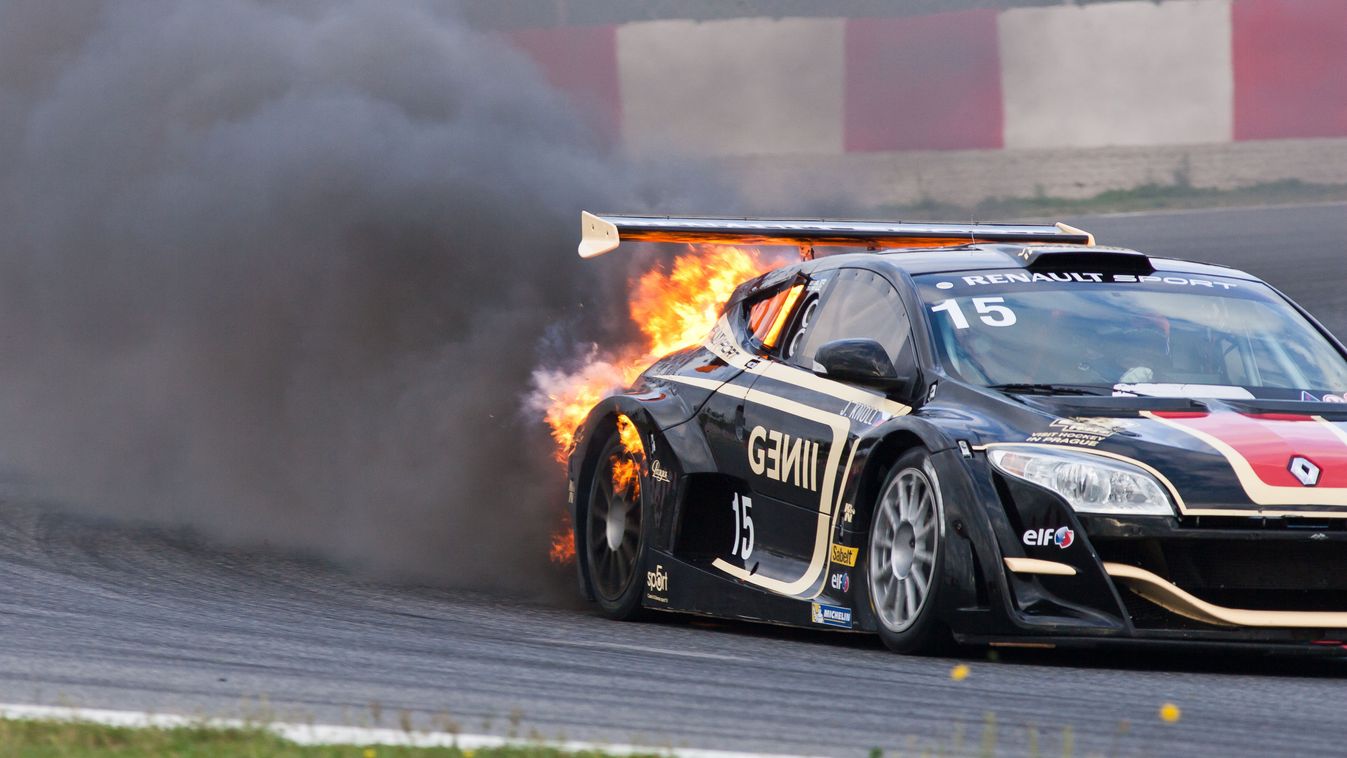 autóverseny, Renault, tűz 