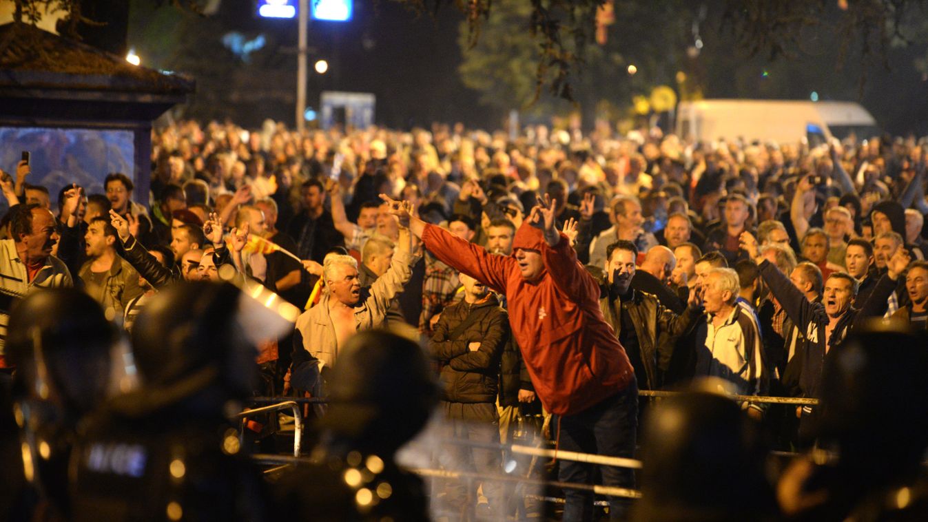 macedónia macedón parlamnet tüntetők 