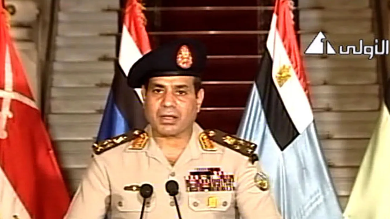 egyiptom, puccs, Abdel-Fattah esz-Szíszi tábornok, az egyiptomi hadsereg parancsnoka bejelenti, hogy felfüggesztették az alkotmányt és az alkotmánybíróság elnökét nevezték ki ideiglenes államfőnek