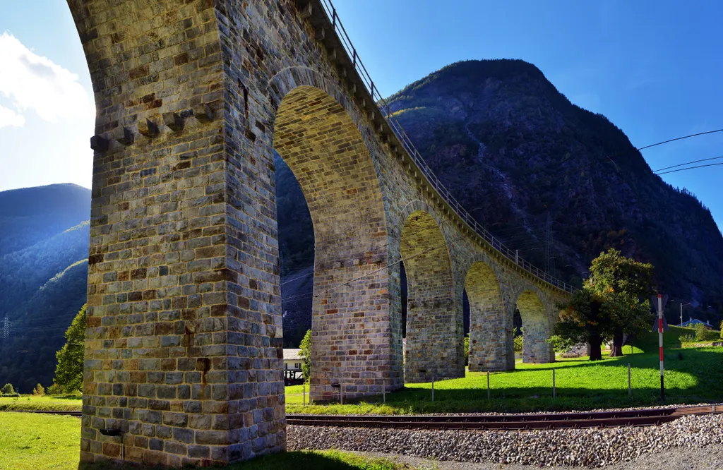 Brusiói spirálviadukt Brusio Svájc 