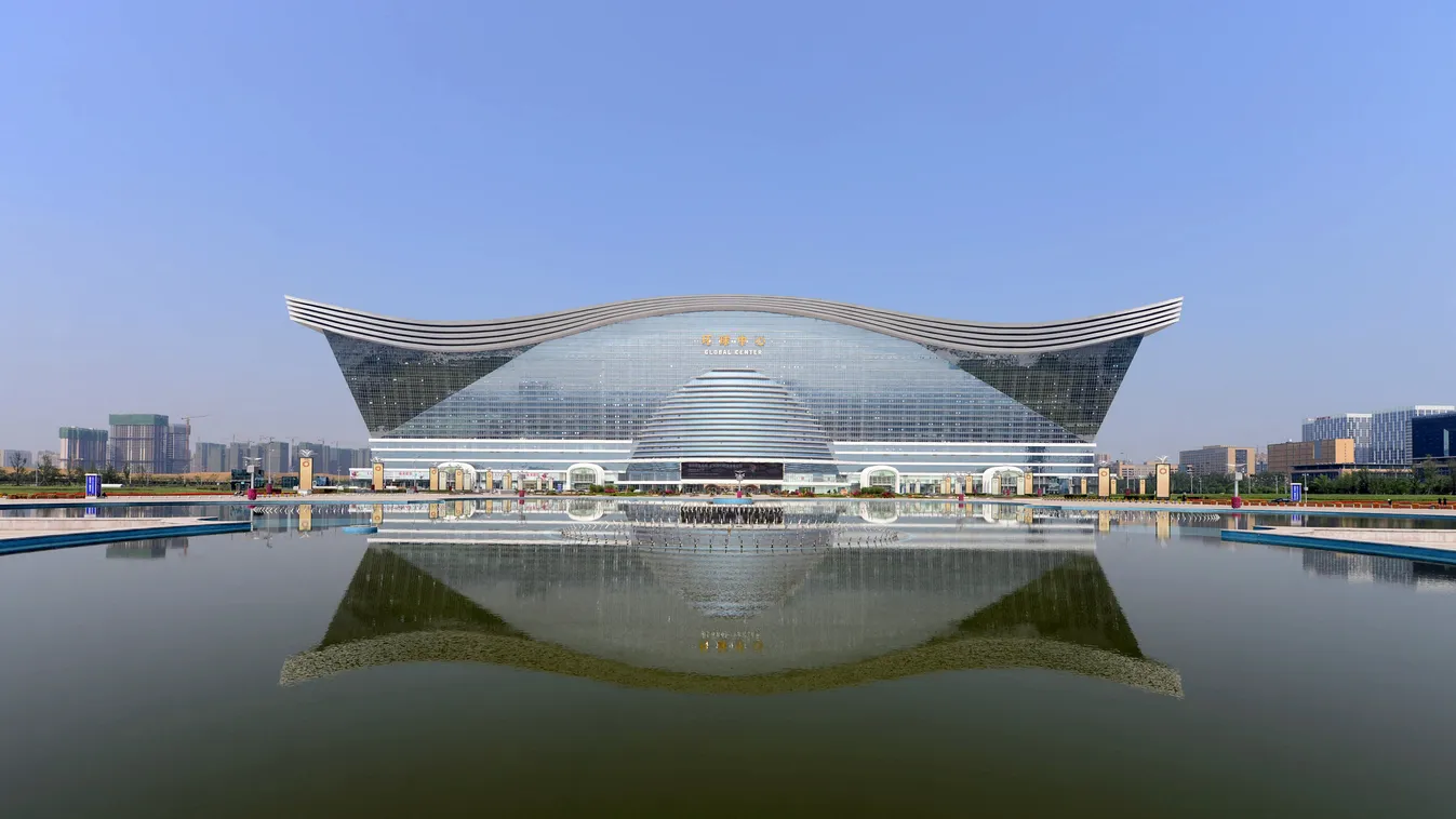 New Century Global Center Horizontal BUILDING ARCHITECTURE REFLECTION ARCHITECTURE MONUMENT CHINA 