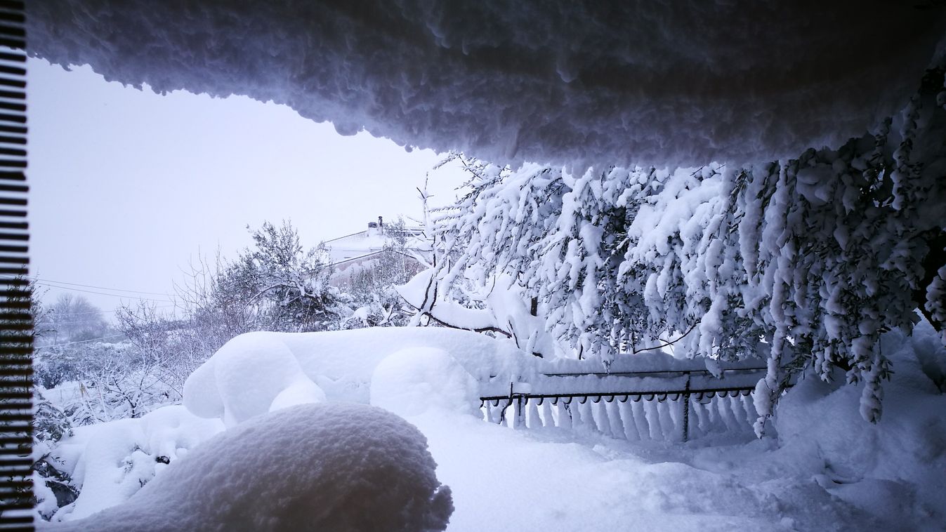Italy: Snowfall continues in Maiella National Park 