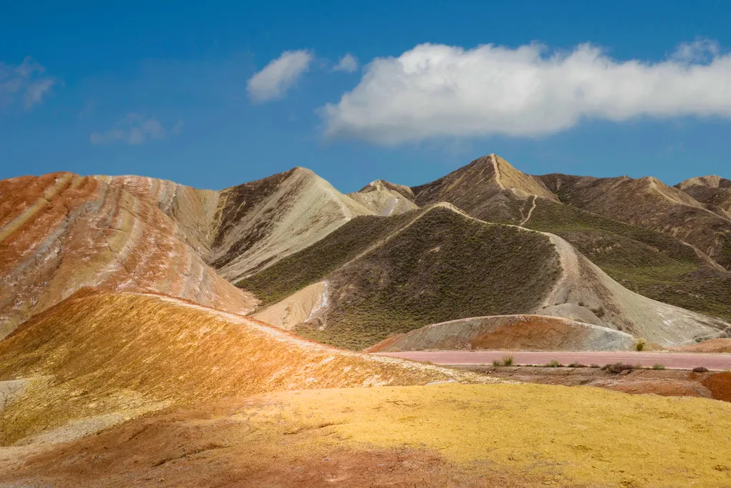 Zjangye Danxia hegy, kína, színes 
 Qicai Danxia Scenic Area resumes opening in NW China China Chinese Danxia Gansu Landform Scenery Scenic area Tour Travel Zhangye Horizontal 