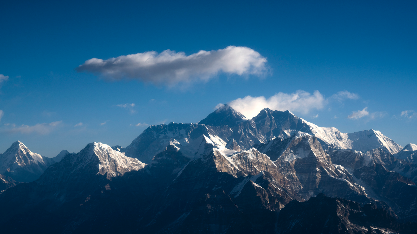 Csaknem 1 méterrel növekedett a Mount Everest, Csomolungma, hegy, 2020 
