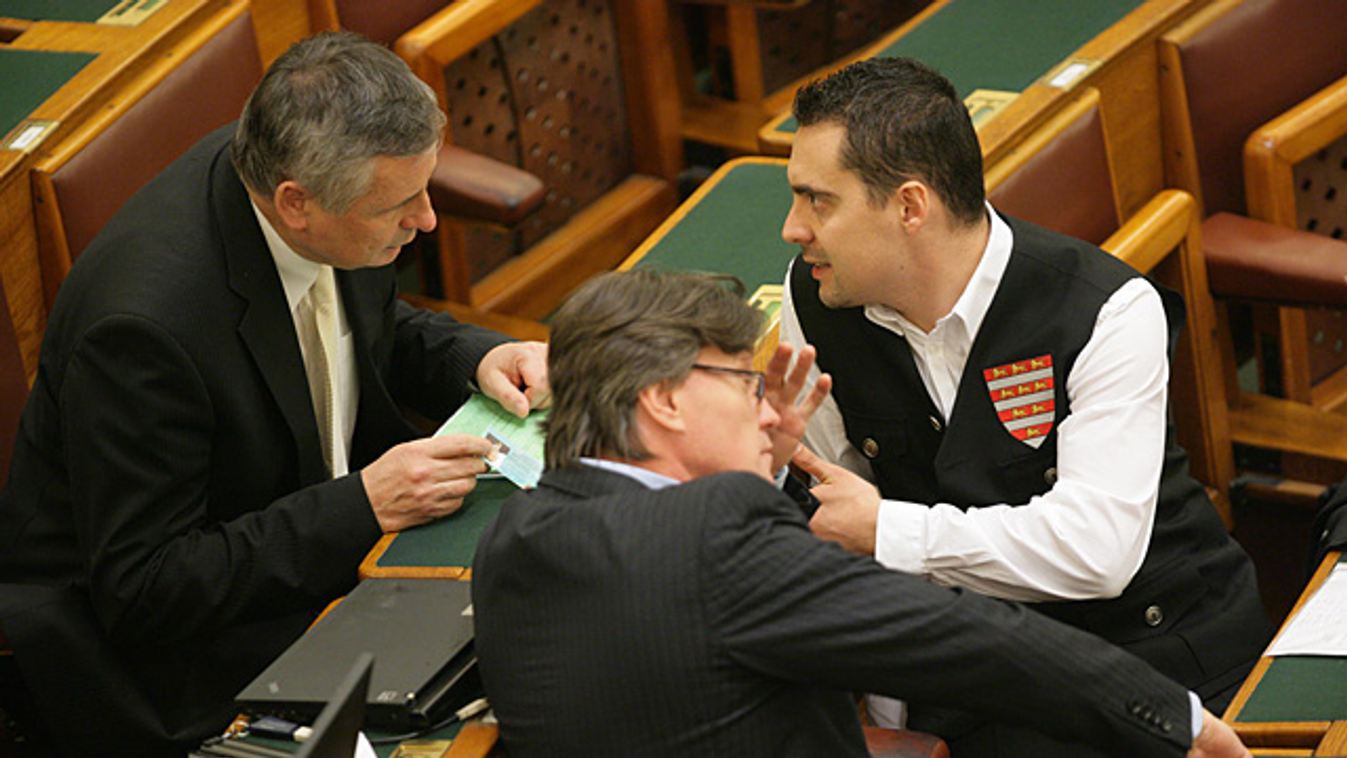 parlament, országgyűlés, plenáris ülés, Balczó Zoltán, Vona Gábor, Pörzse Sándor 