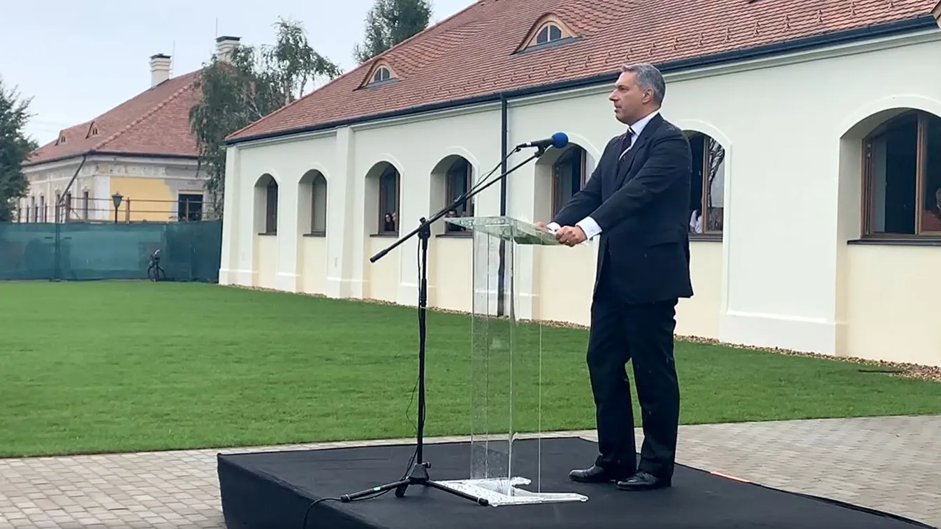 Lázár János, Nemzeti Ménesbirtok és Tangazdaság Zrt., Mezőhegyesi Technikum, Szakképző Iskola és Kollégium 