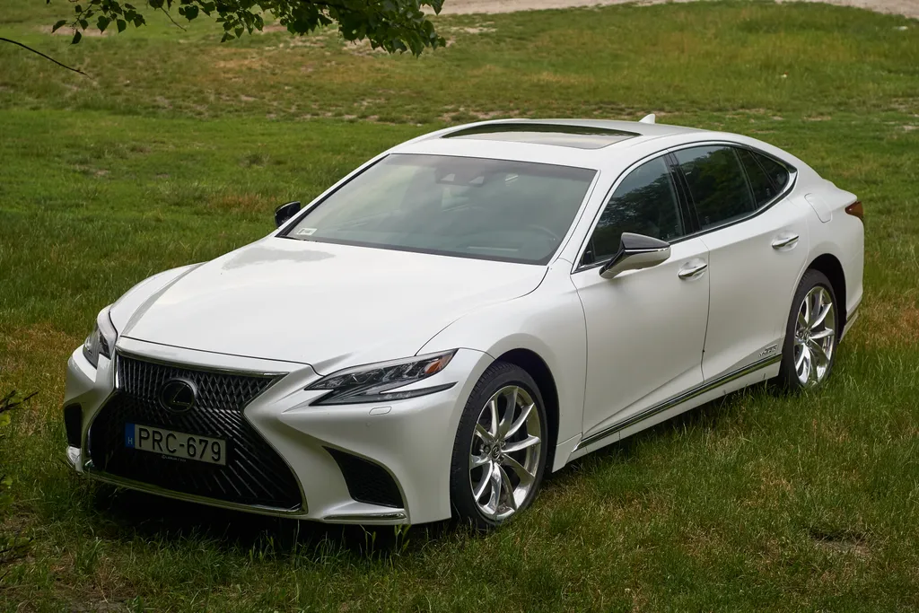 Lexus LS hibrid teszt (2018) 