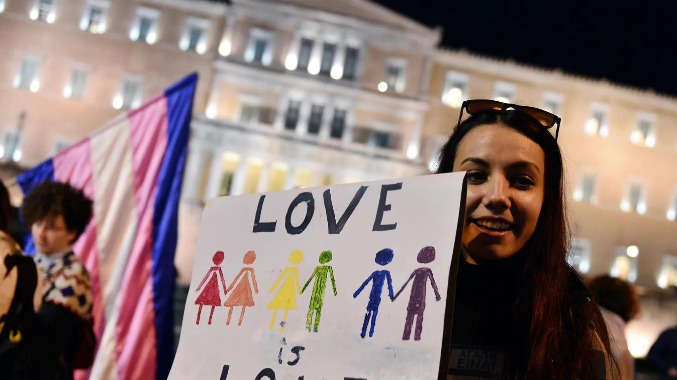 Athéni tüntető transzparense 