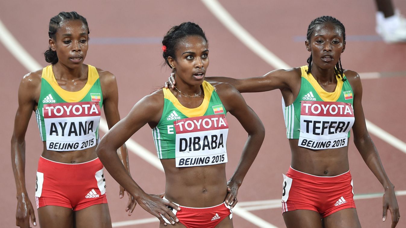 Almaz Ayana aranyat, Genzebe Dibaba bronzot, míg Senbere Teferi ezüstöt nyert 5000 méteren a 2015-ös pekingi vébén 