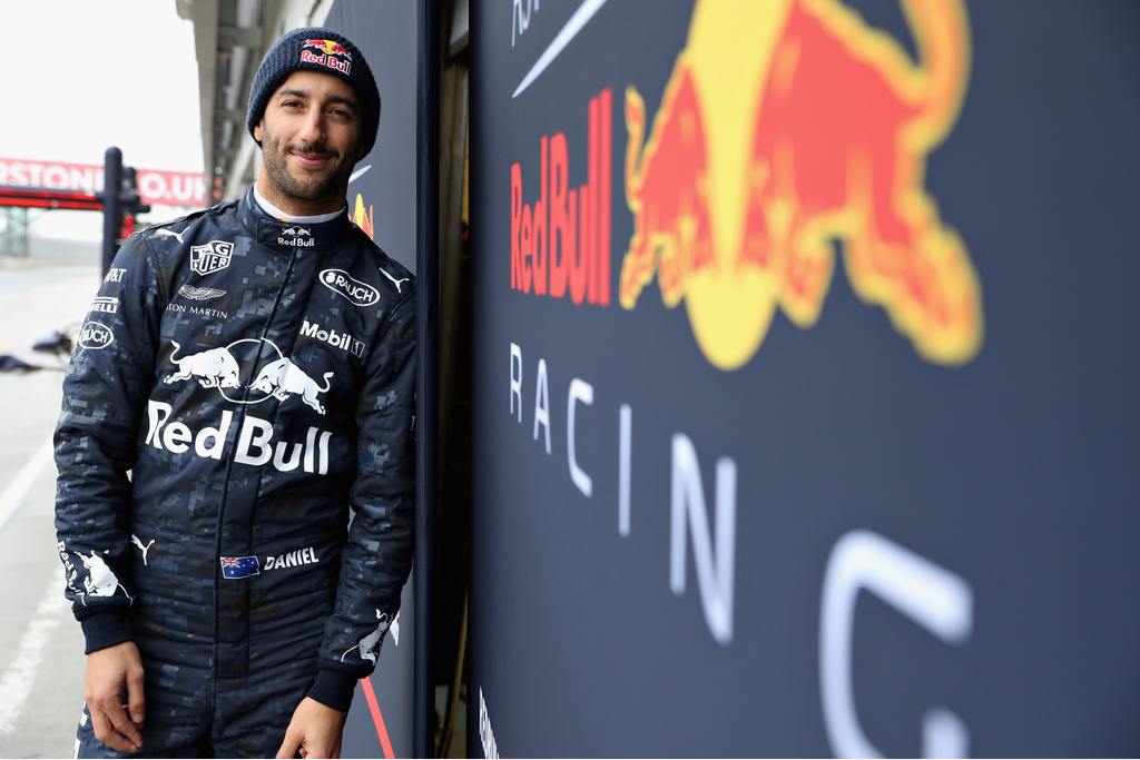 Forma-1, Daniel Ricciardo, Red Bull Racing, RB14 bejáratás, Silverstone 