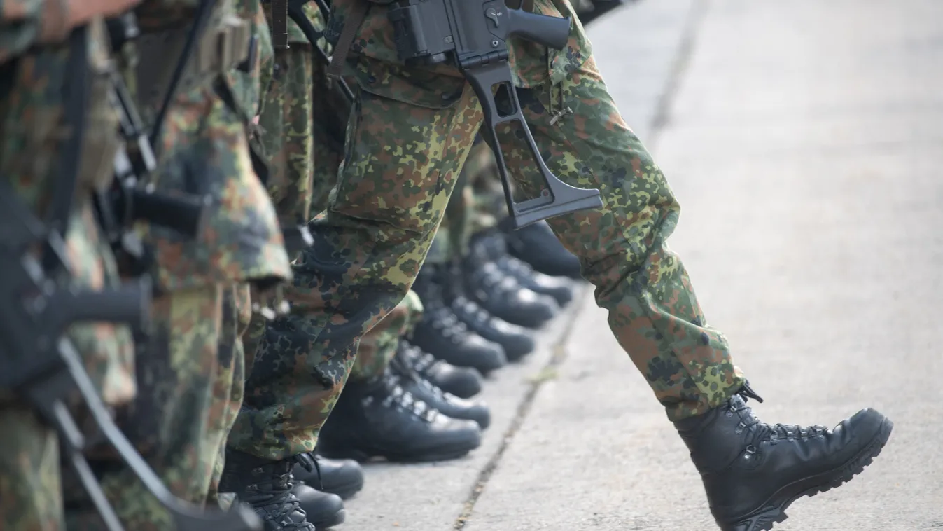 Reservist training of the German Armed Forces Hesse Bavaria Soldiers Reservists German Armed Forces lhe Symbol image Horizontal POLITICS WAR ILLUSTRATION 