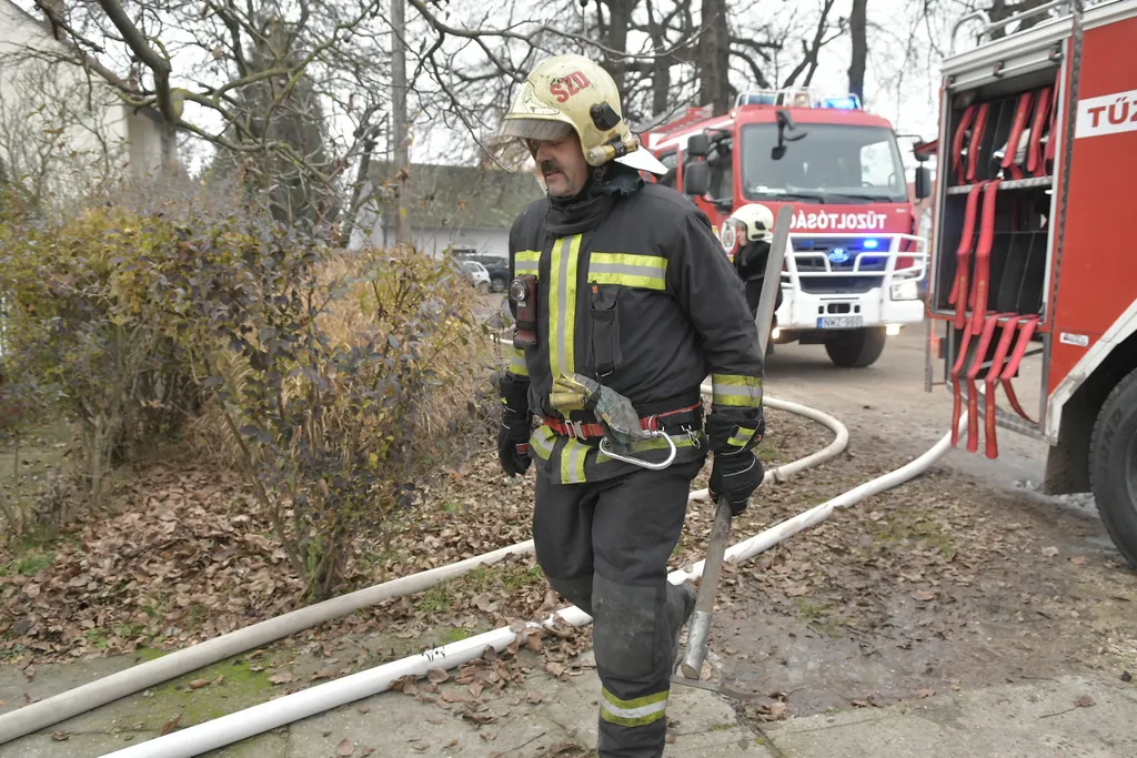 Halálos áldozata is van a tolnai tűzesetnek, Tolna, tűz, 2019.12.06. 