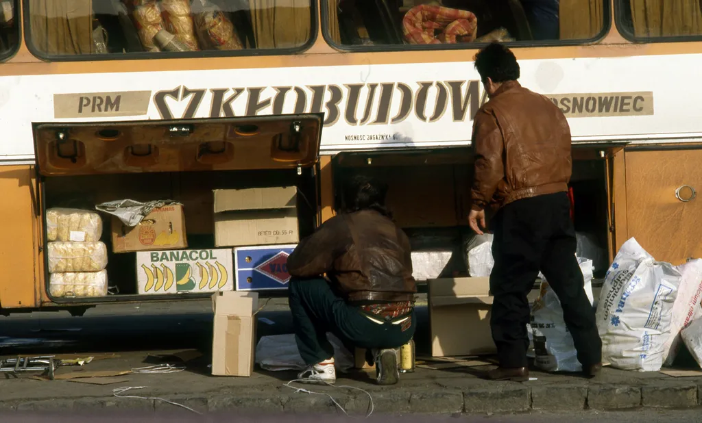 lengyel piac galéria 2021. 
 Magyarország,
Budapest VIII.
Kerepesi út, KGST piac a Keleti pályaudvar közelében.
ÉV
1989 
