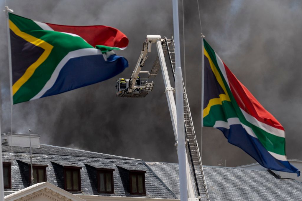 Kigyulladt a dél-afrikai parlament épülete 