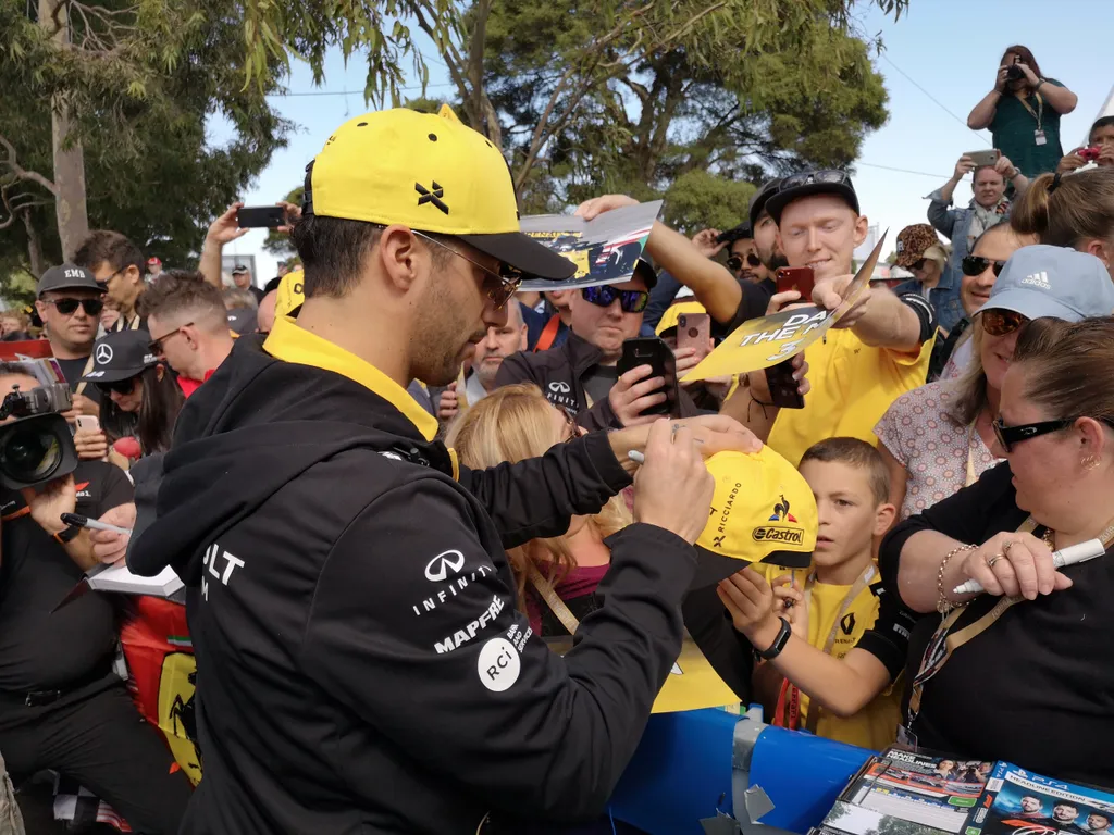 Forma-1, Daniel Ricciardo, Renault F1 Team, Ausztrál Nagydíj, Melbourne Walk 