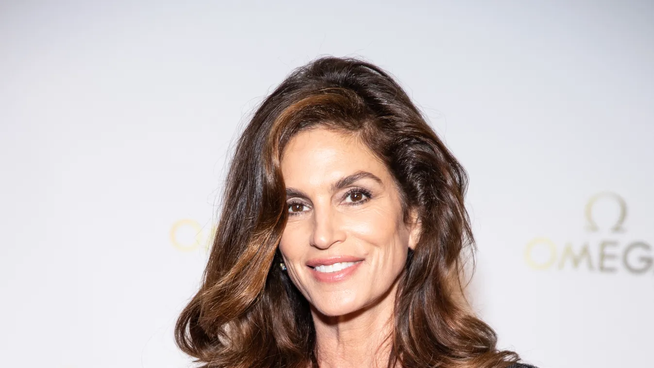 Cindy Crawford, gyűjt 