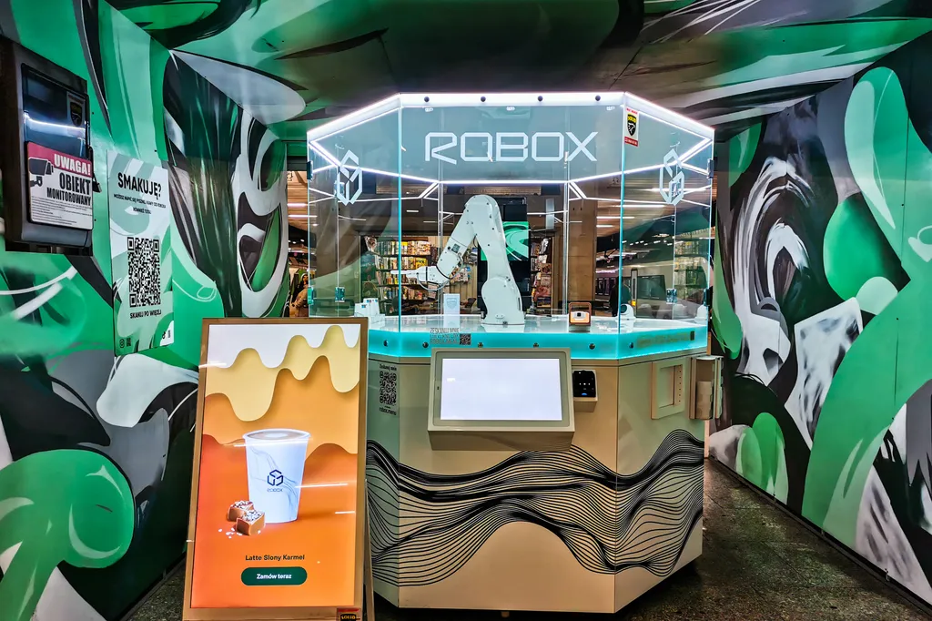robox, kávérobot, kávézórobot, robot, automata, büfé, varsó 