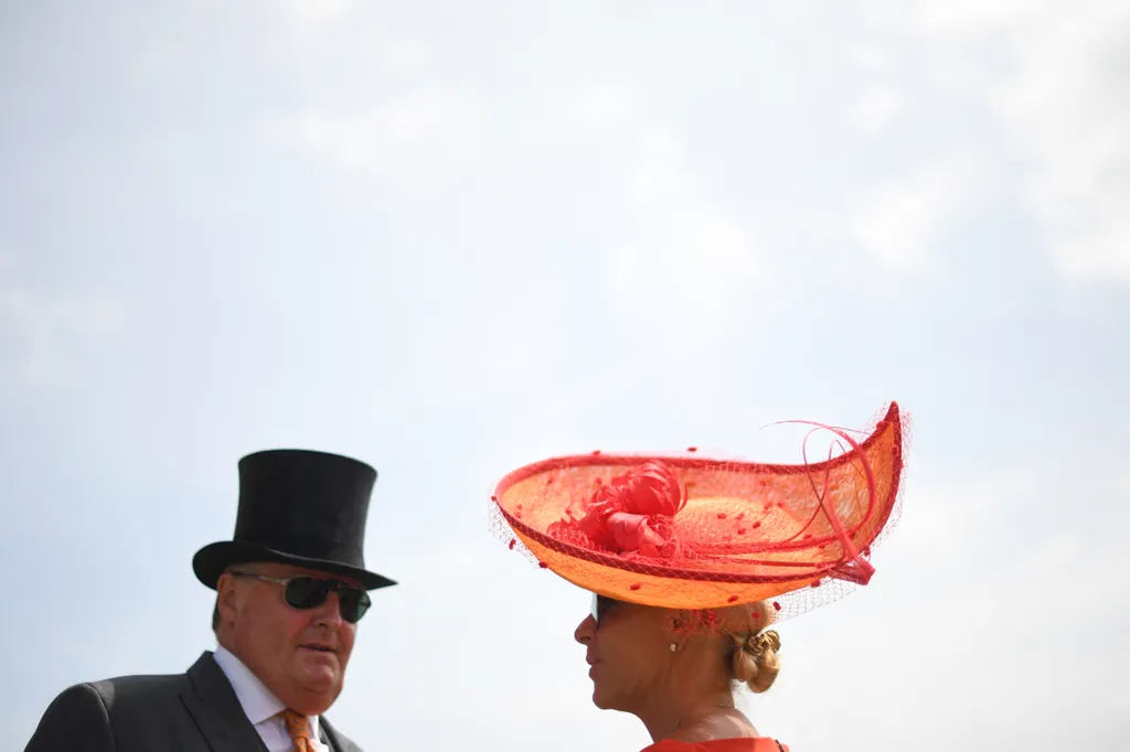 A Royal Ascot legdíszesebb fejfedői galéria 