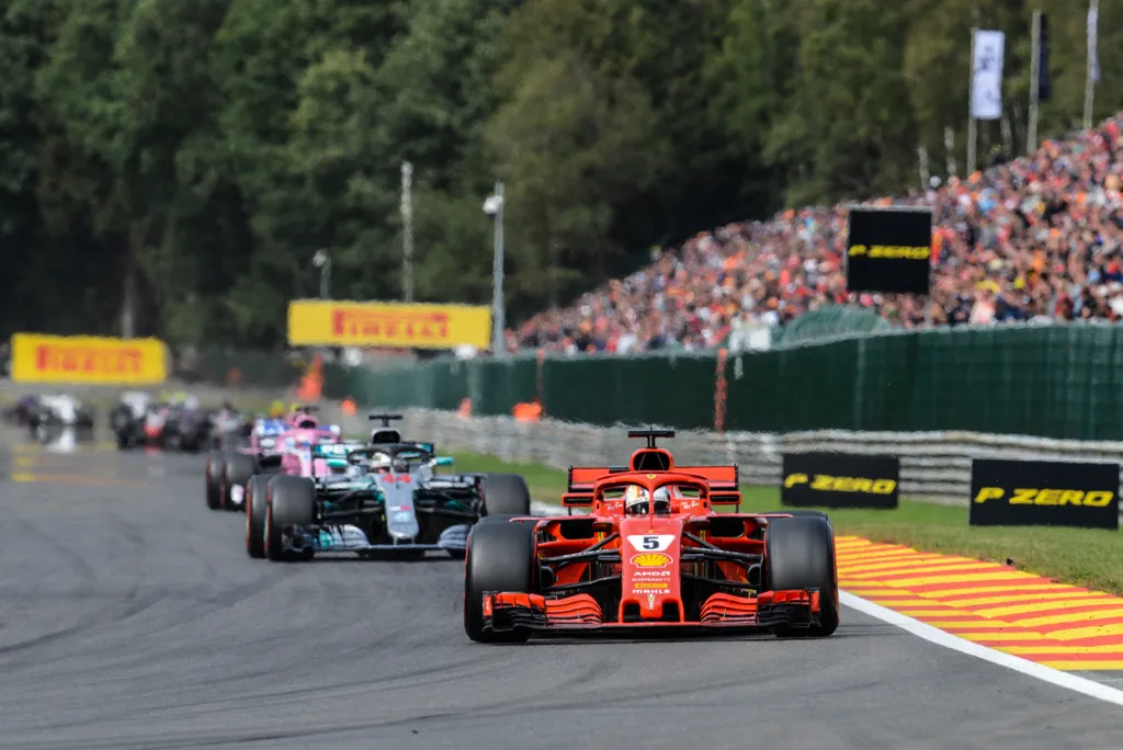 A Forma-1-es Belga Nagydíj, Sebastian Vettel, Lewis Hamilton 