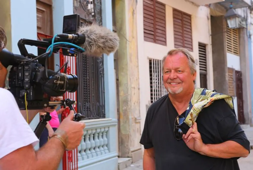 Kubában 2013-ban, ott forgott a Cuban Soul című dokumentumfilm, amelyben a színész felkutatta Ernest Hemingway autóját 