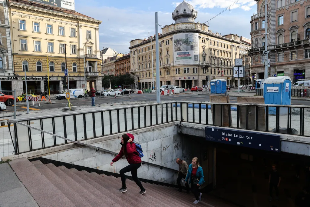 dugó, közlekedés, forgalom, autó, belváros, Budapest, Blaha Lujza tér 2021.09.01. 