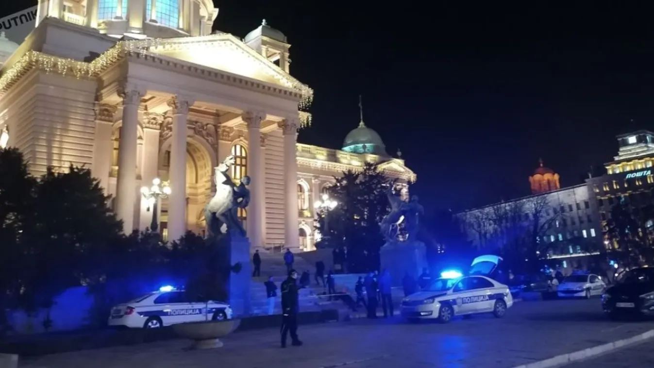 Szerbia, parlament lépcsője, öngyilkosság 