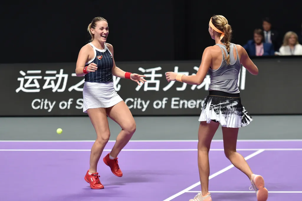 (SP)CHINA-SHENZHEN-TENNIS-WTA TOUR FINALS-DOUBLES(CN) se 