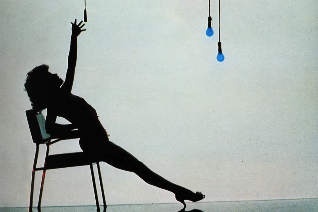 Flashdance (1983) usa Cinema spectacle show représentation ampoule bulb chaise danseur danseuse dancer Horizontal CONCERT CHAIR 